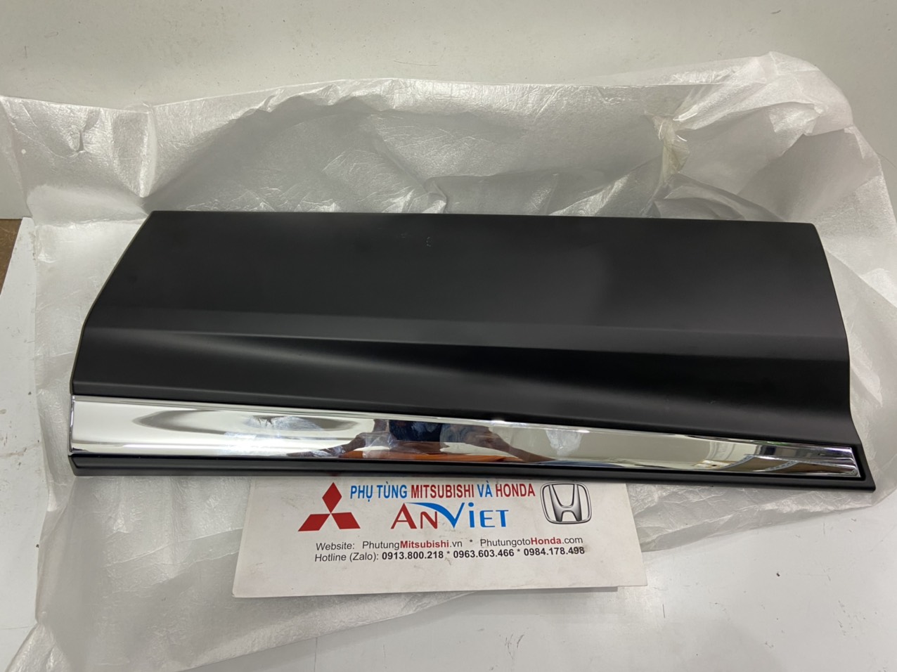 Ốp phồng cánh cửa sau xe Honda CRV 2018 